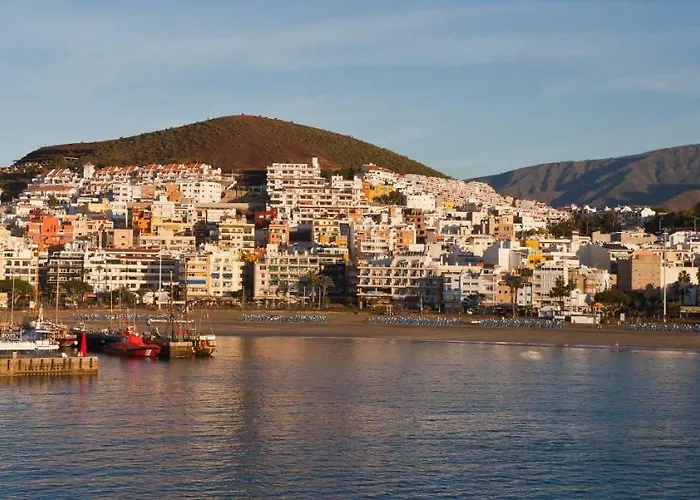 16 * Los Cristianos (Tenerife)