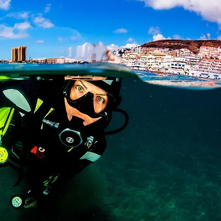 16 * Los Cristianos (Tenerife)