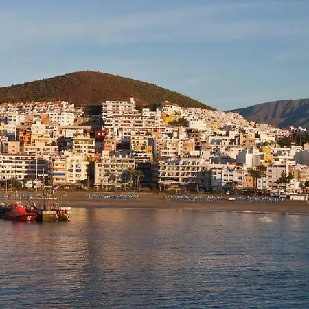 16 * Los Cristianos (Tenerife)